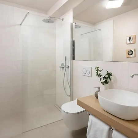 Baracchi Comfortable Villa *