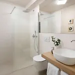 Baracchi Comfortable Villa *